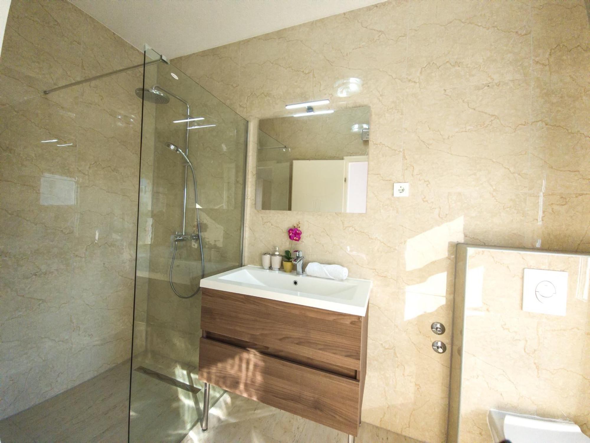 Modern Villa With Jacuzzi, Beautiful Sea View, Near Split! Villa 36A Podstrana Bagian luar foto